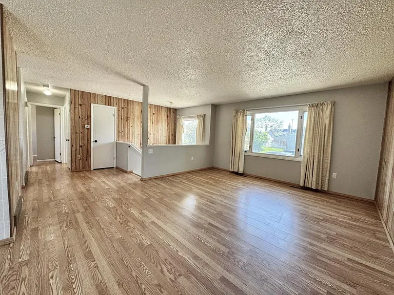 1500 Cole Ave — Photo 4