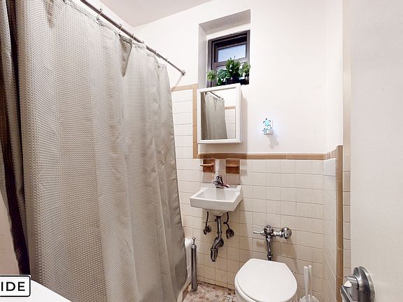 5th image of 205 W 80th St APT 2