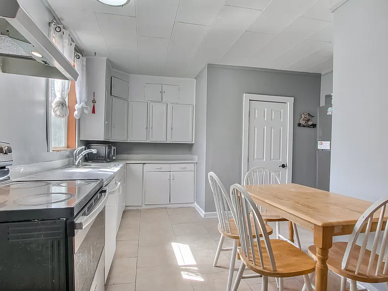 5411 S Warner St — Photo 11