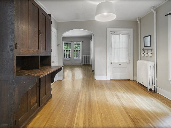 5th image of 333 S Geneva St #1