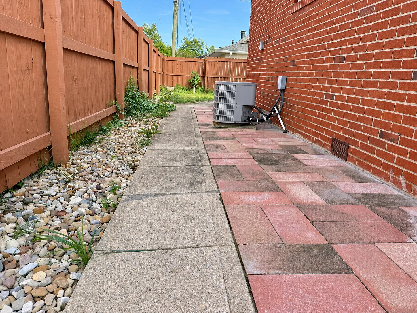 3 bed, 930 sqft, $1,595 — Photo 3