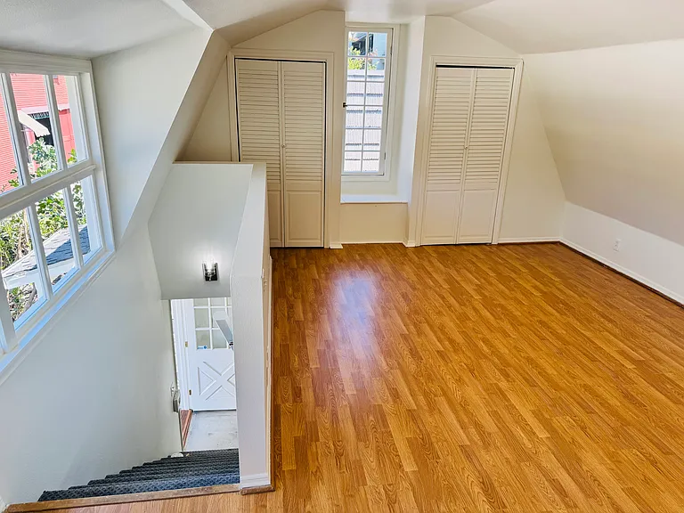 471 1/2 Ellis St — Photo 17