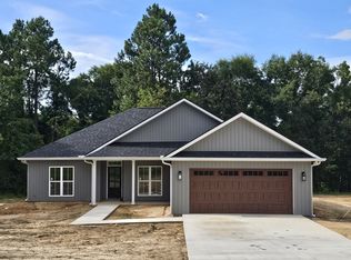 692 Wildflower Cir, Metter, GA 30439