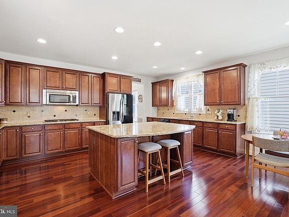 5th image of 128 Turnstone Ln
