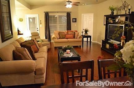 Living/Dining Room
						:
						New HIGH END Laminate floors throughout! Wonderful for Entertaining!!!