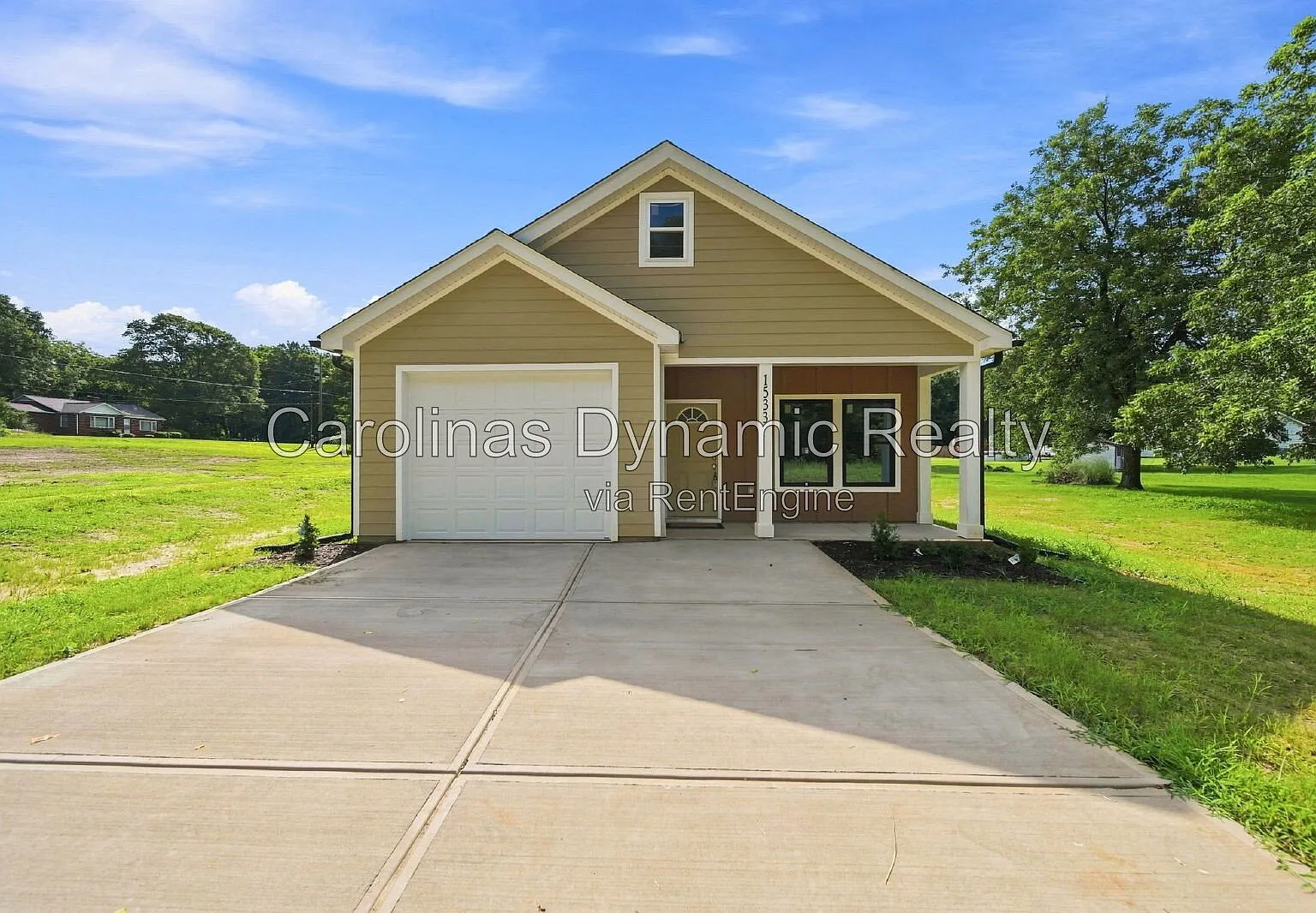 3 bed, 2.0 bath, 1320 sqft, $1,900 — Photo 1