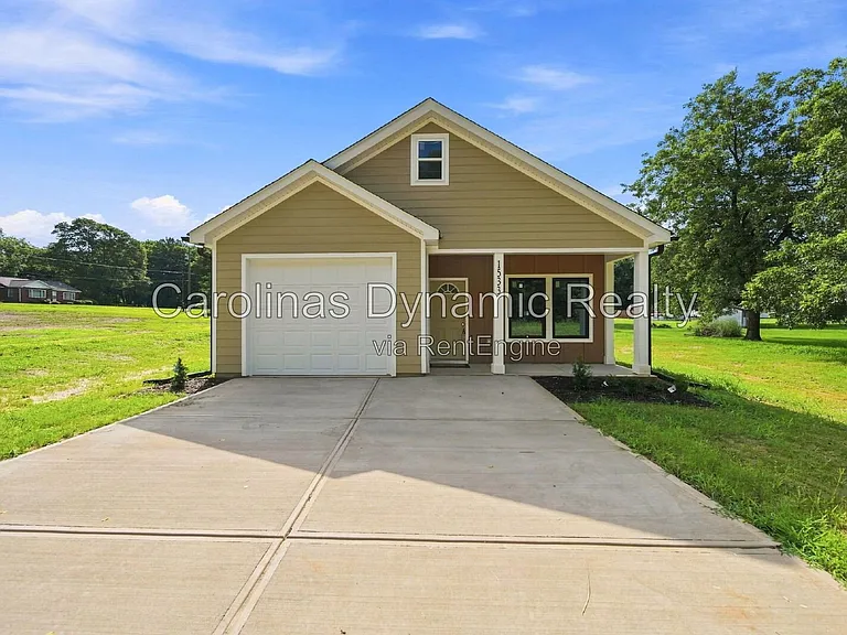 1533 S Battleground Ave — Photo 1