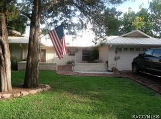 11290 W Amerindian Ct, Crystal River, FL 34429