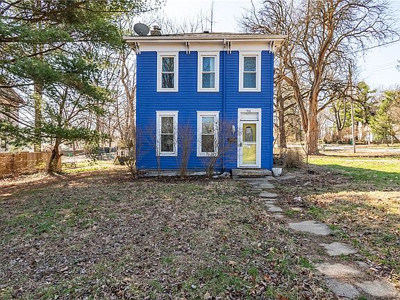 2nd image of 701 E 3rd St