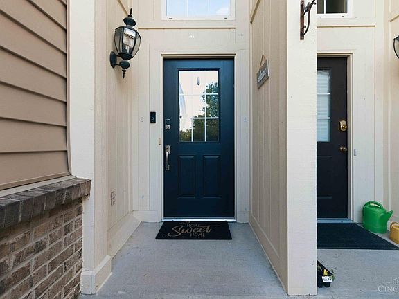 3rd image of 5874 Stonebridge Cir