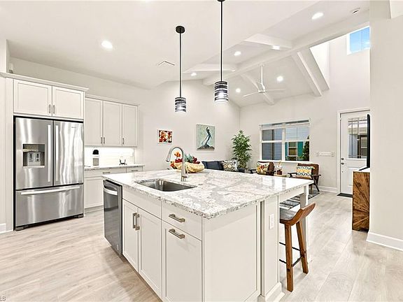 5th image of 7239 Saona Ct