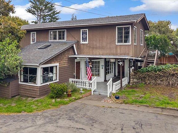 2nd image of 841 Congress Ave