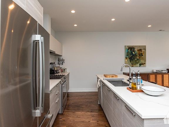 3rd image of 3051 W Armitage Ave #3