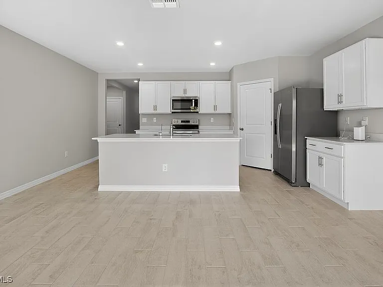 553 Kingsbury Ln #553 — Photo 12