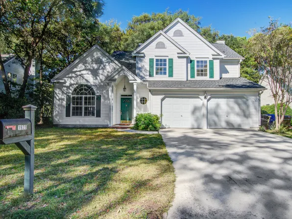 1928 Oak Tree Ln, Mount Pleasant, SC 29464