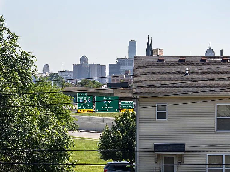 262 W Grand Blvd — Photo 12