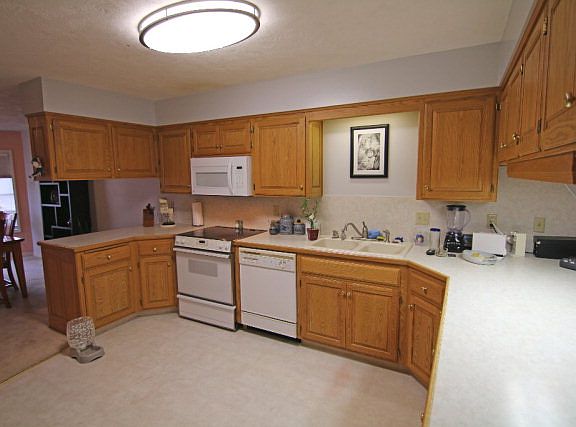 3rd image of 2039 Henryanna Ave