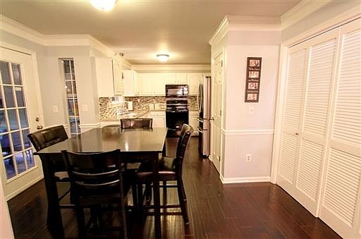 4th image of 521 Hopewood Ct