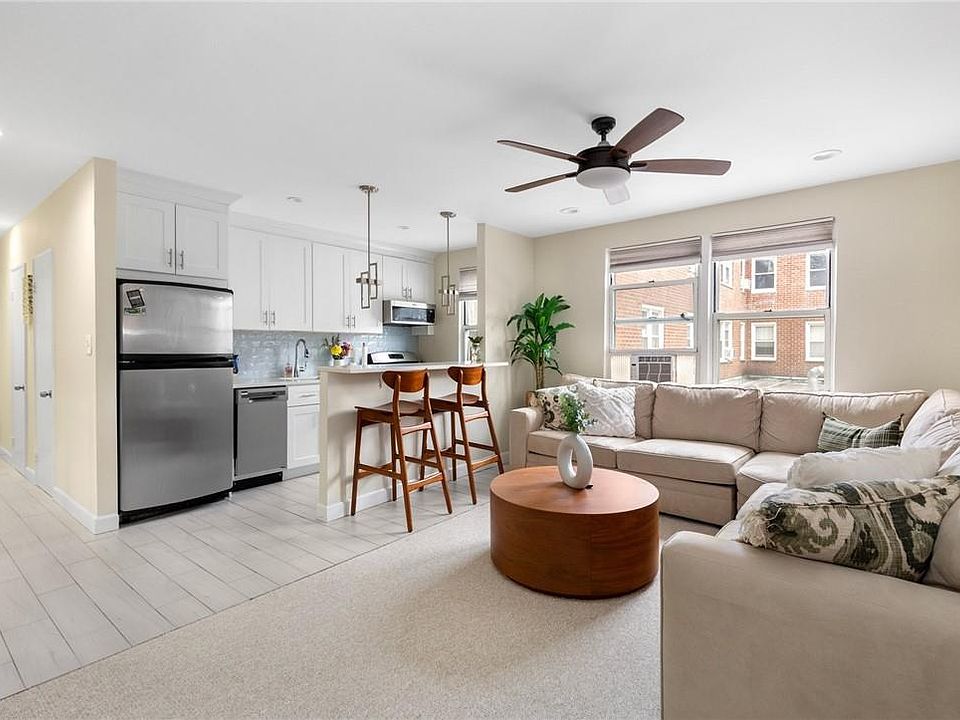 1st image of 9 Bryant Crescent #1M