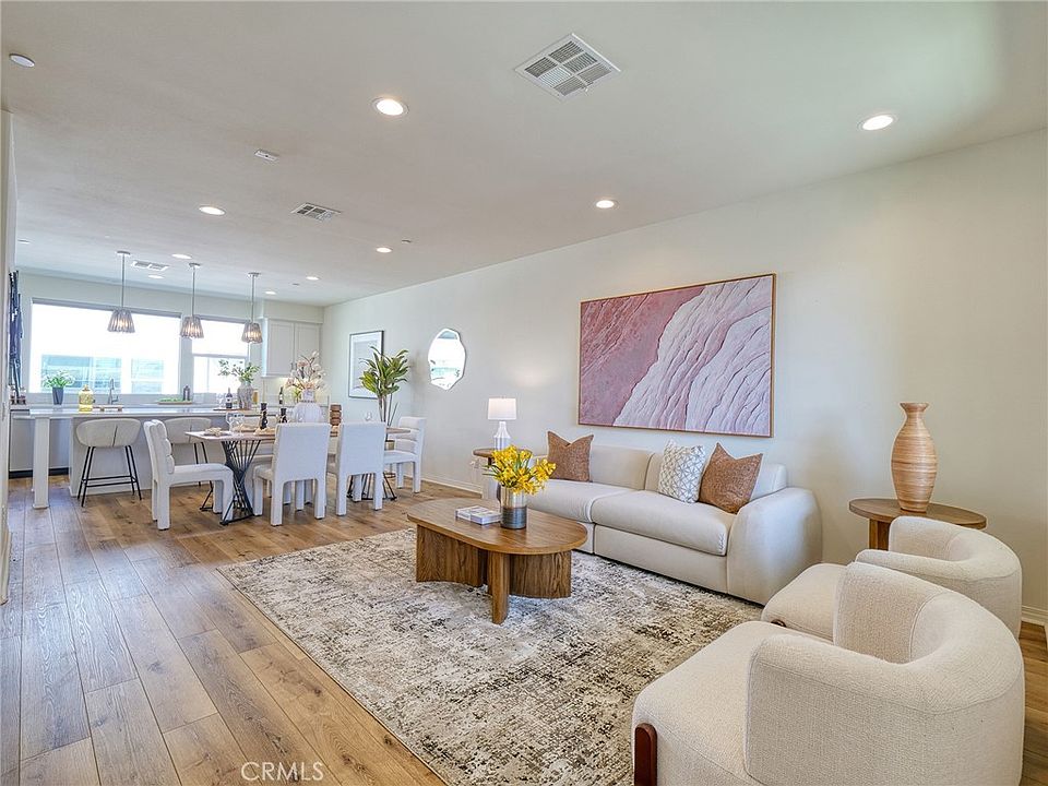 1st image of 3375 Lynd Ave