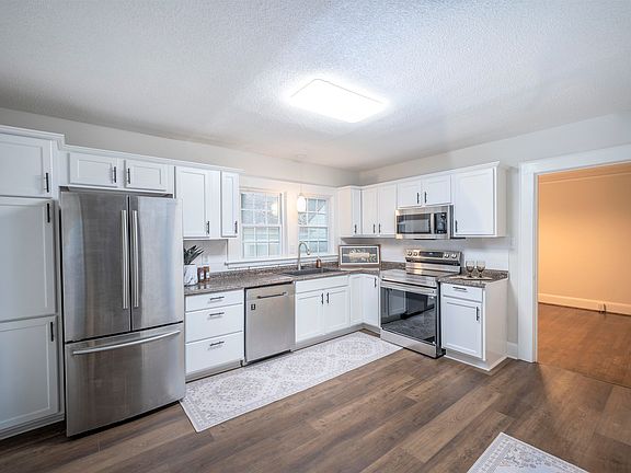4th image of 719 Connecticut Ave