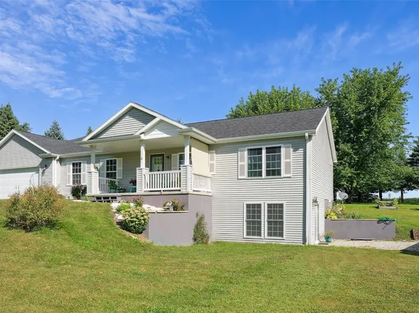 313 11th Ave W, Grinnell, IA 50112