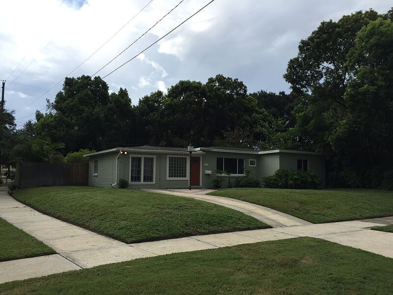 1st image of 903 Mayfair Cir