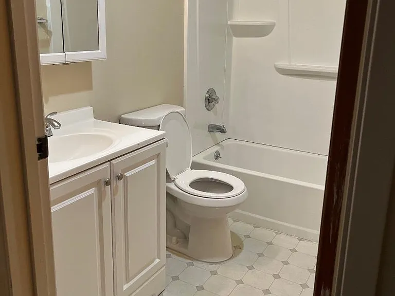748 Oakland Avenue Apartments — Photo 24