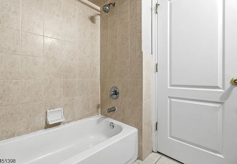 83 Farley Ave — Photo 22
