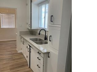 432 1/2 W 107th St, Los Angeles, CA 90003