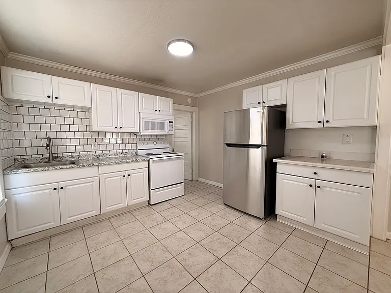 724 E Patterson St — Photo 2