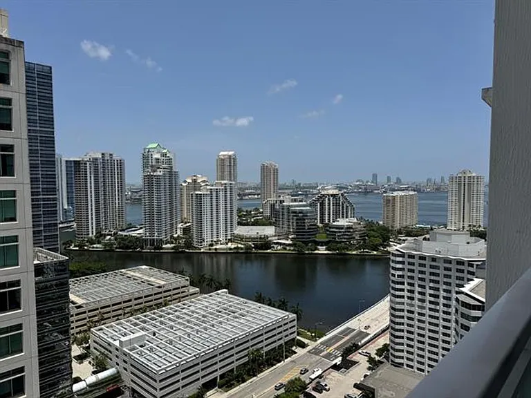 950 Brickell Bay Dr #CU-2802 — Photo 2