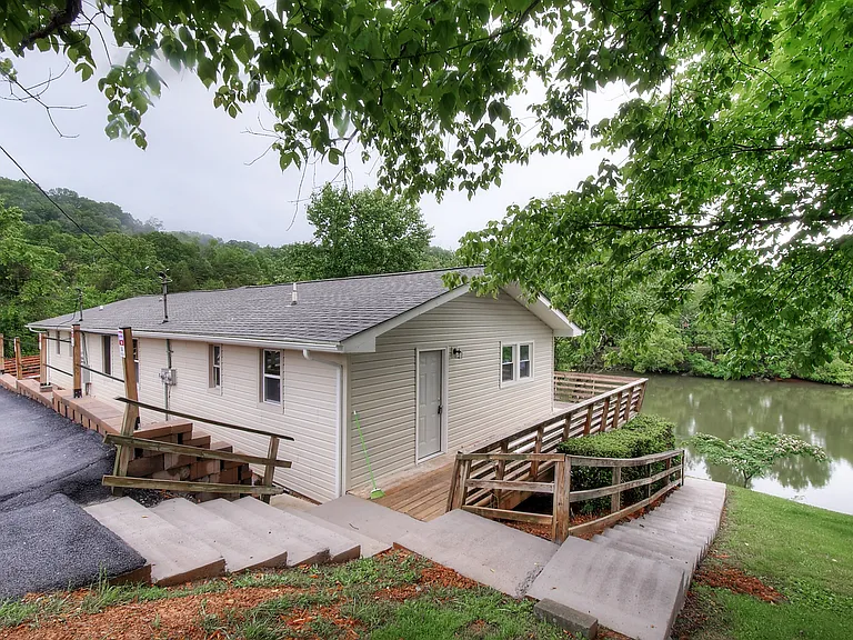 1796 Cooks Valley Rd — Photo 10