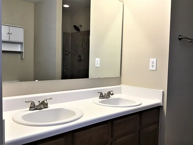 517 Lindsborg Trl — Photo 9