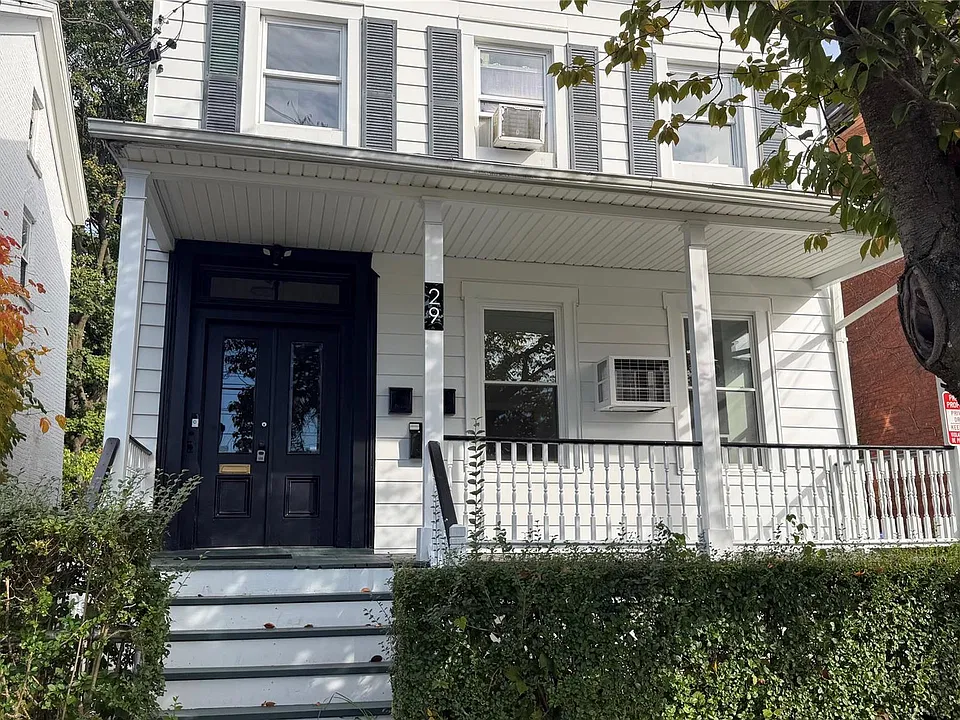 29 Delano St #2