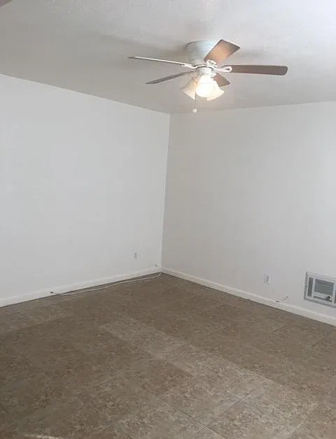 2 bed, 800 sqft, $1,050 — Photo 3