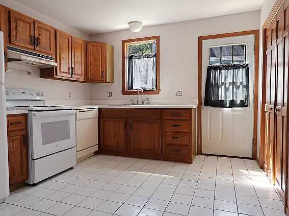3 bed, 1.5 bath, 1340 sqft, $4,500 — Photo 4