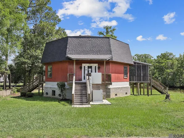 22455 Chinquapin Ave, Maurepas, LA 70449