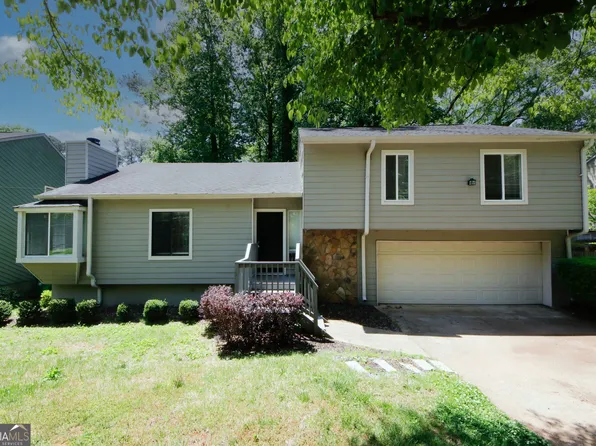 4263 Central Dr, Stone Mountain, GA 30083