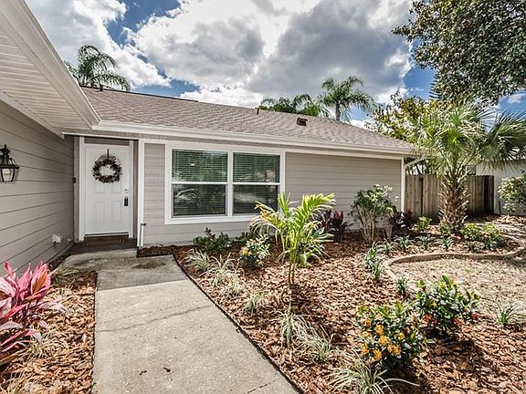 2nd image of 2885 Meadow Wood Dr