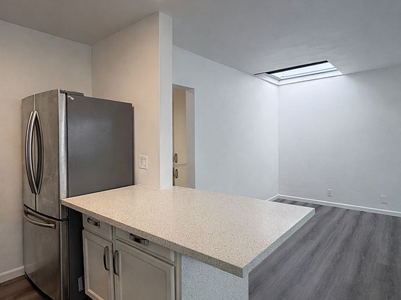 5th image of 1244 Euclid St #7