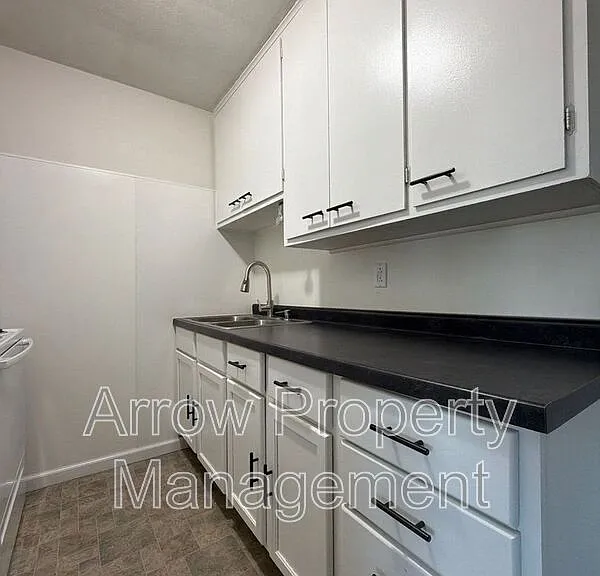 141 N 4th St #5 — Photo 3
