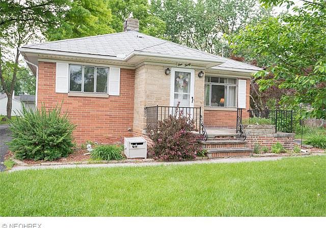 1st image of 130 Caroline St