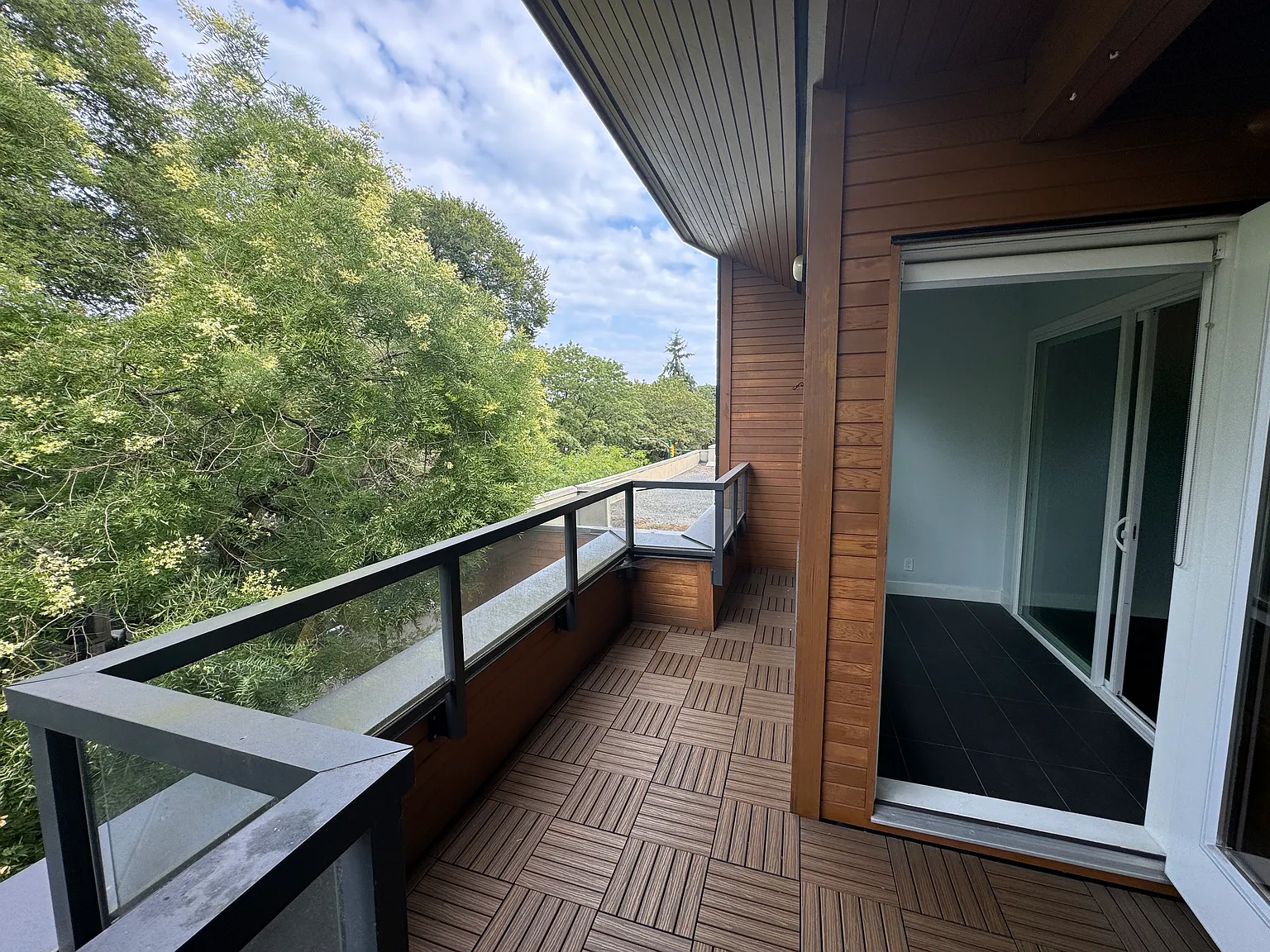 2 bed, 927 sqft, $3,800 — Photo 3