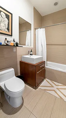 Rented by R New York | media 18