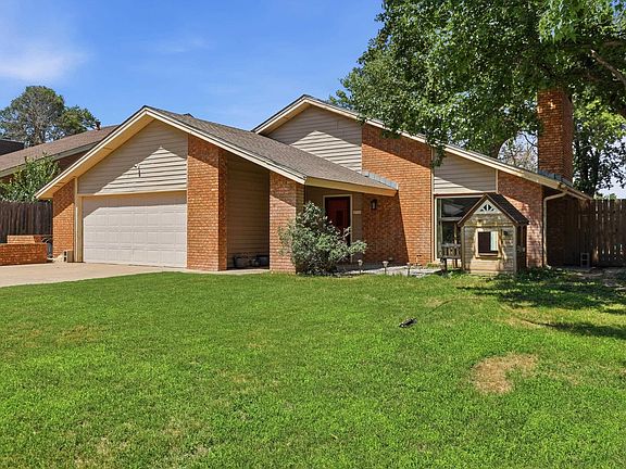 2nd image of 2713 Haystack Ln