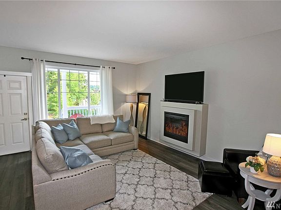 3rd image of 5038 Leon Ln