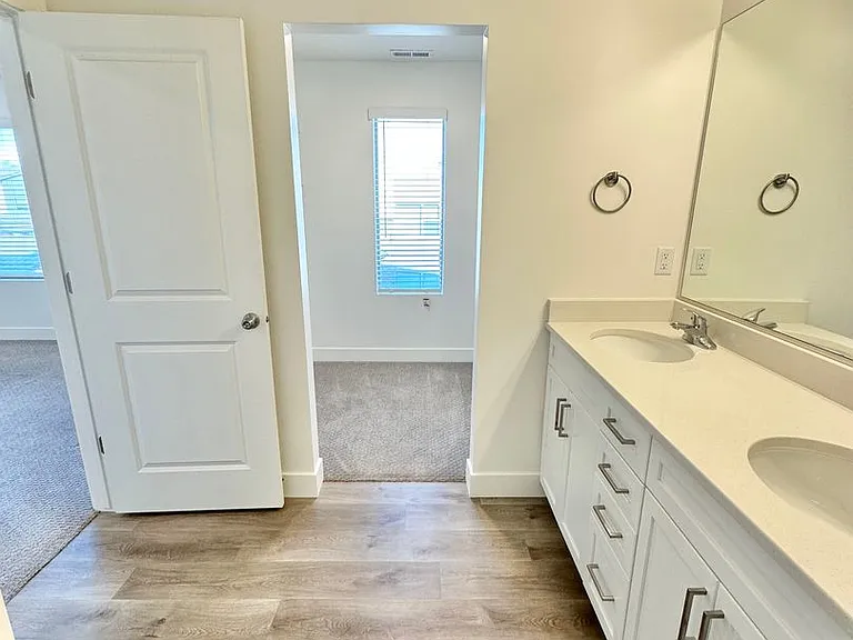 648 W Vermillion Wind Ln — Photo 25
