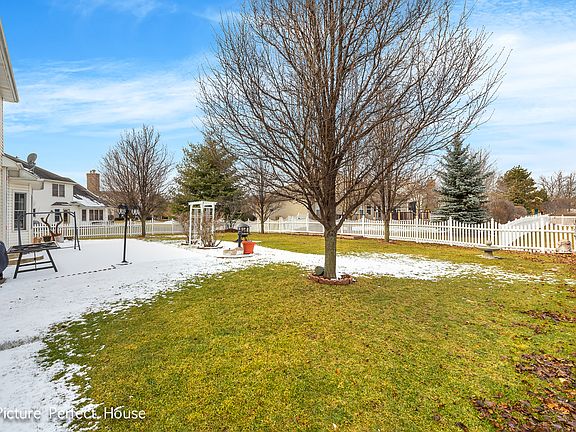 3rd image of 24124 Cropland Dr