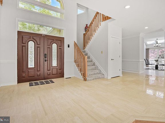 2nd image of 7816 Laurel Leaf Dr